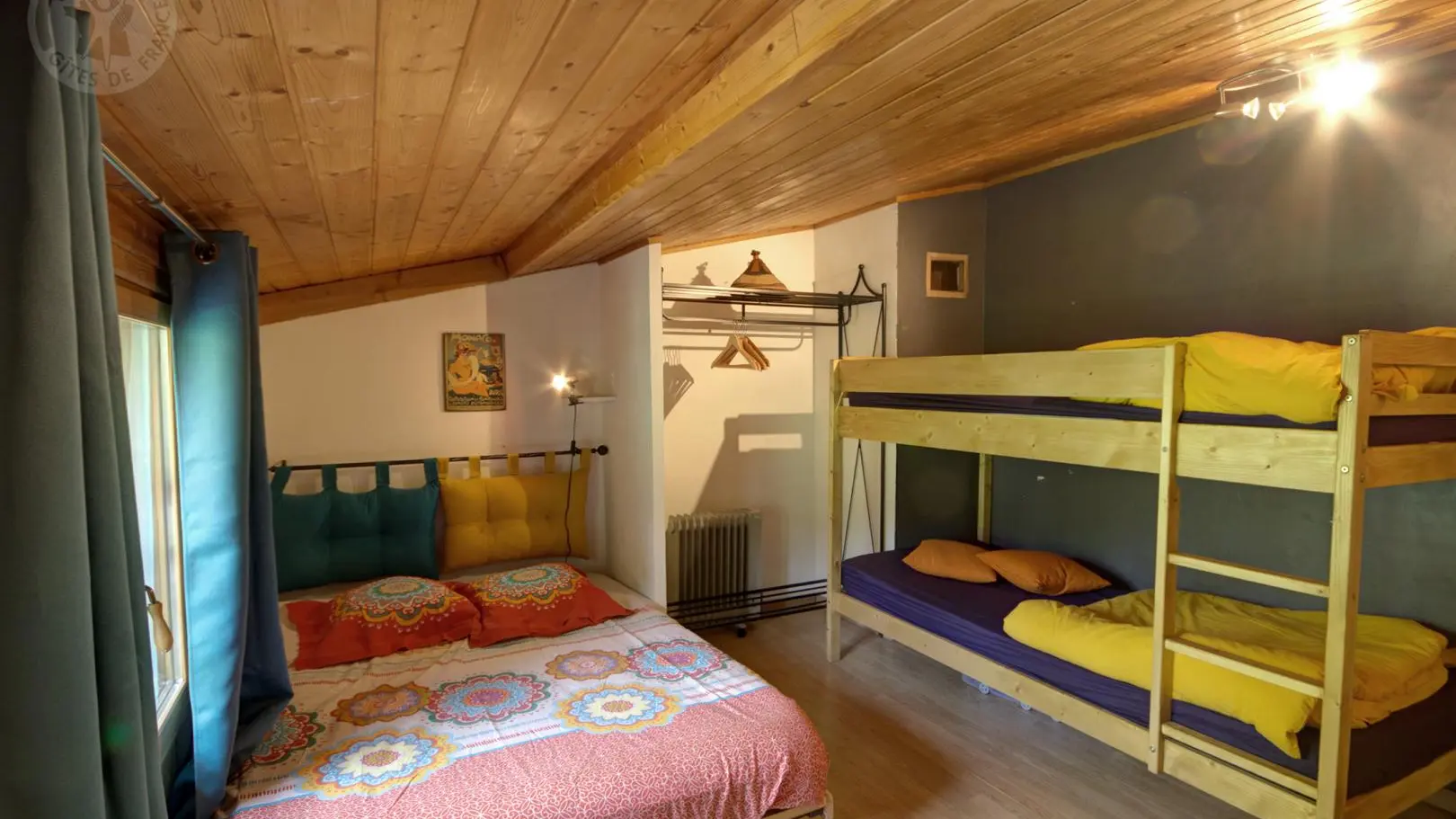 3ème chambre avec 1 lit 140 et 1 lit superposé.