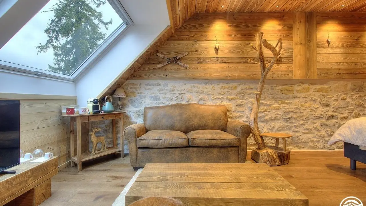 Vous pourrez vous lovez dans ce canapé et pourquoi pas profiter de Netflix...