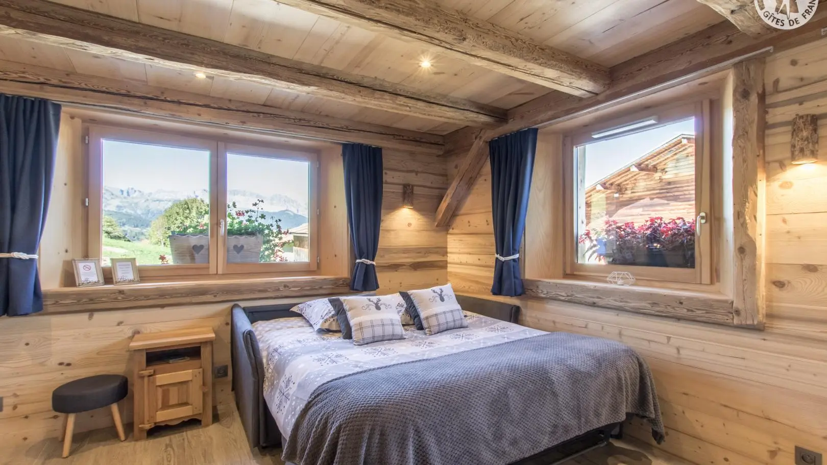 Canapé convertible offrant un couchage d'appoint 160x200cm