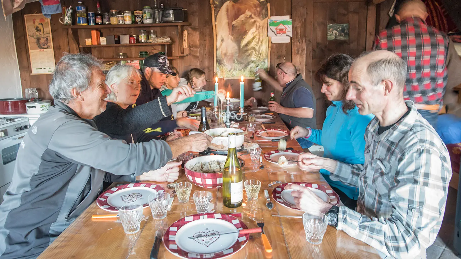 Repas convivial au refuge