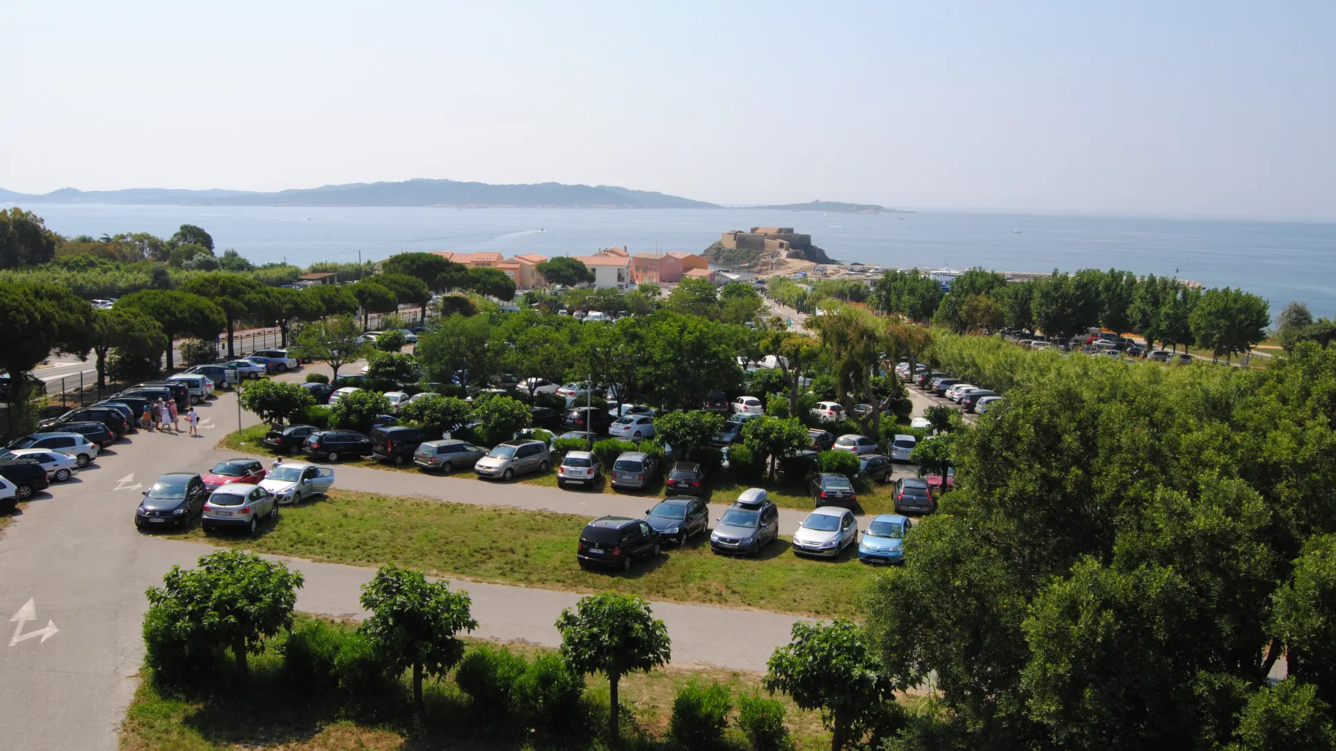 Parking indigo la tour fondue embarcadère pour Porquerolles