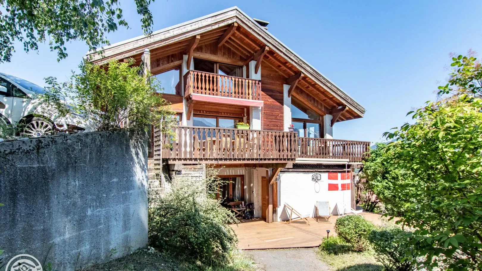 Gîte à l'étage et logement des propriétaires (occasionnel).