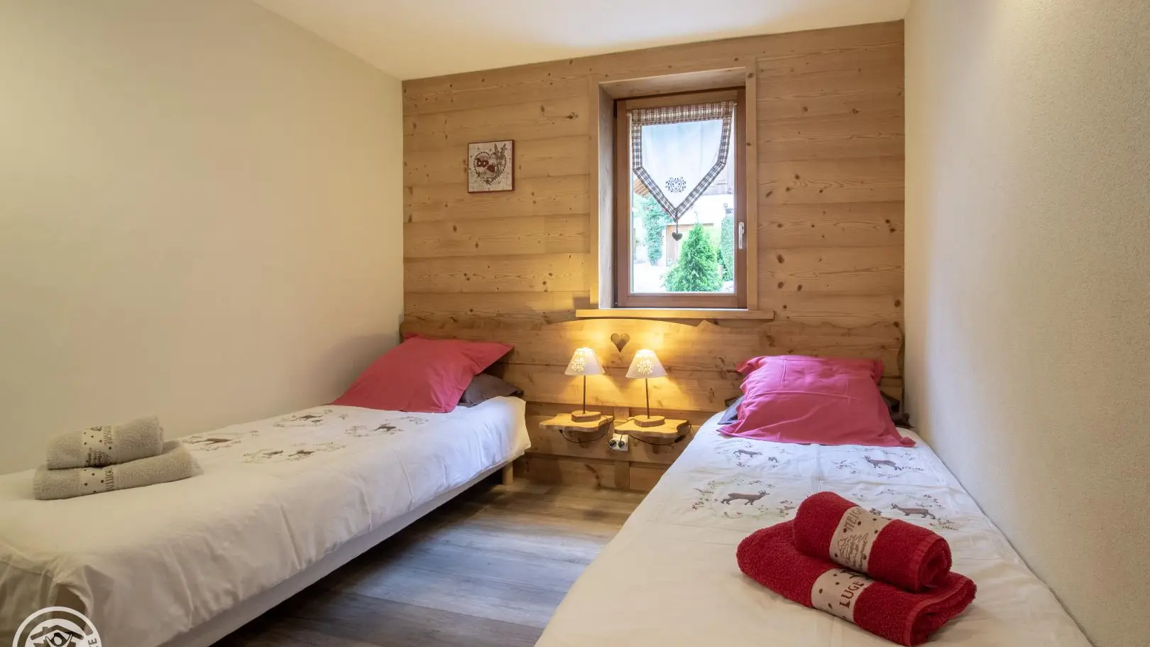 Chambre 2: 2 lits 80cm ou 1 lit 160cm