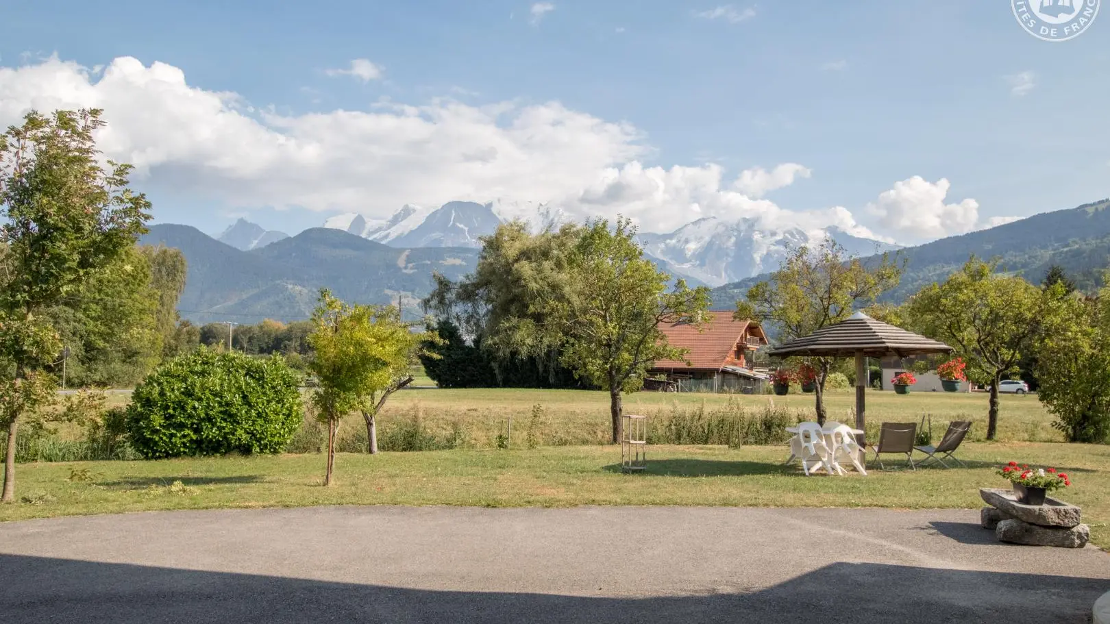 Coin terrasse dédié aux voyageurs
vue Mont Blanc