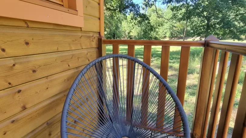 Petit balcon de la roulotte.