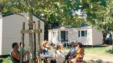 Allée des Petit Bois avec mobil-homes 31 m²