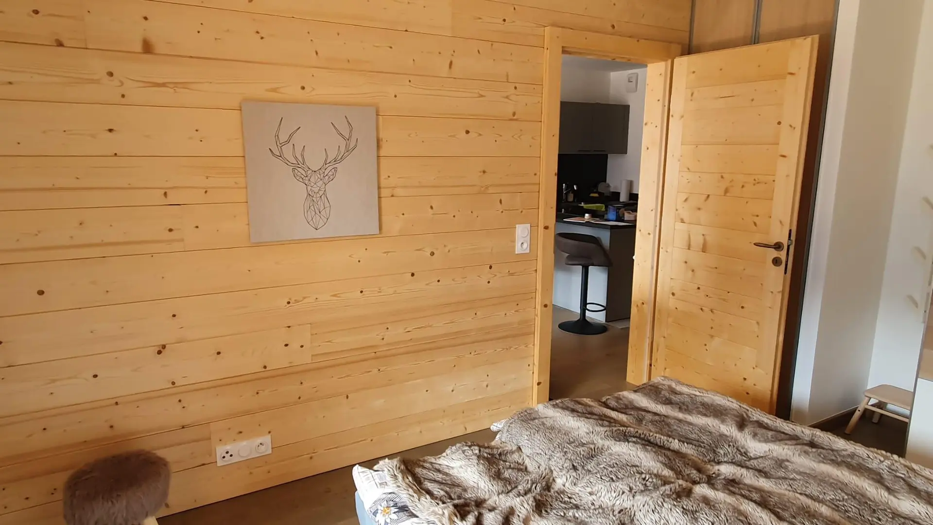 Chambre avec lit double
