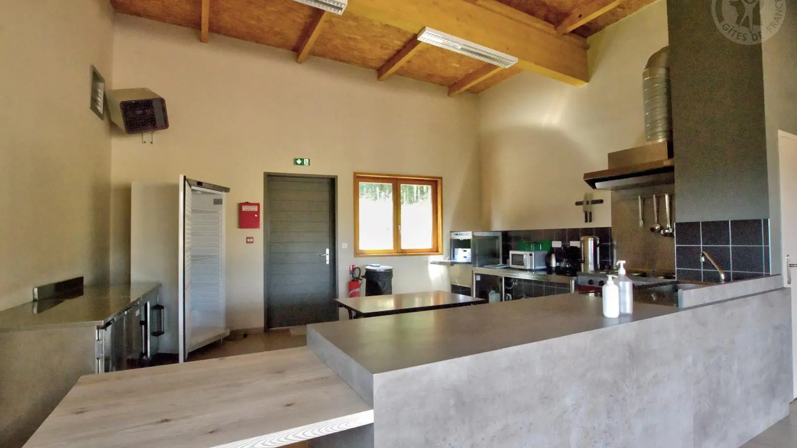 Location de salle possible à partir de 6 chalets réservés.