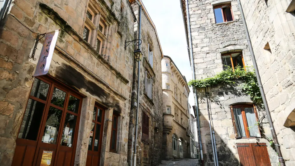 Village de caractère de St Bonnet le Château (42)