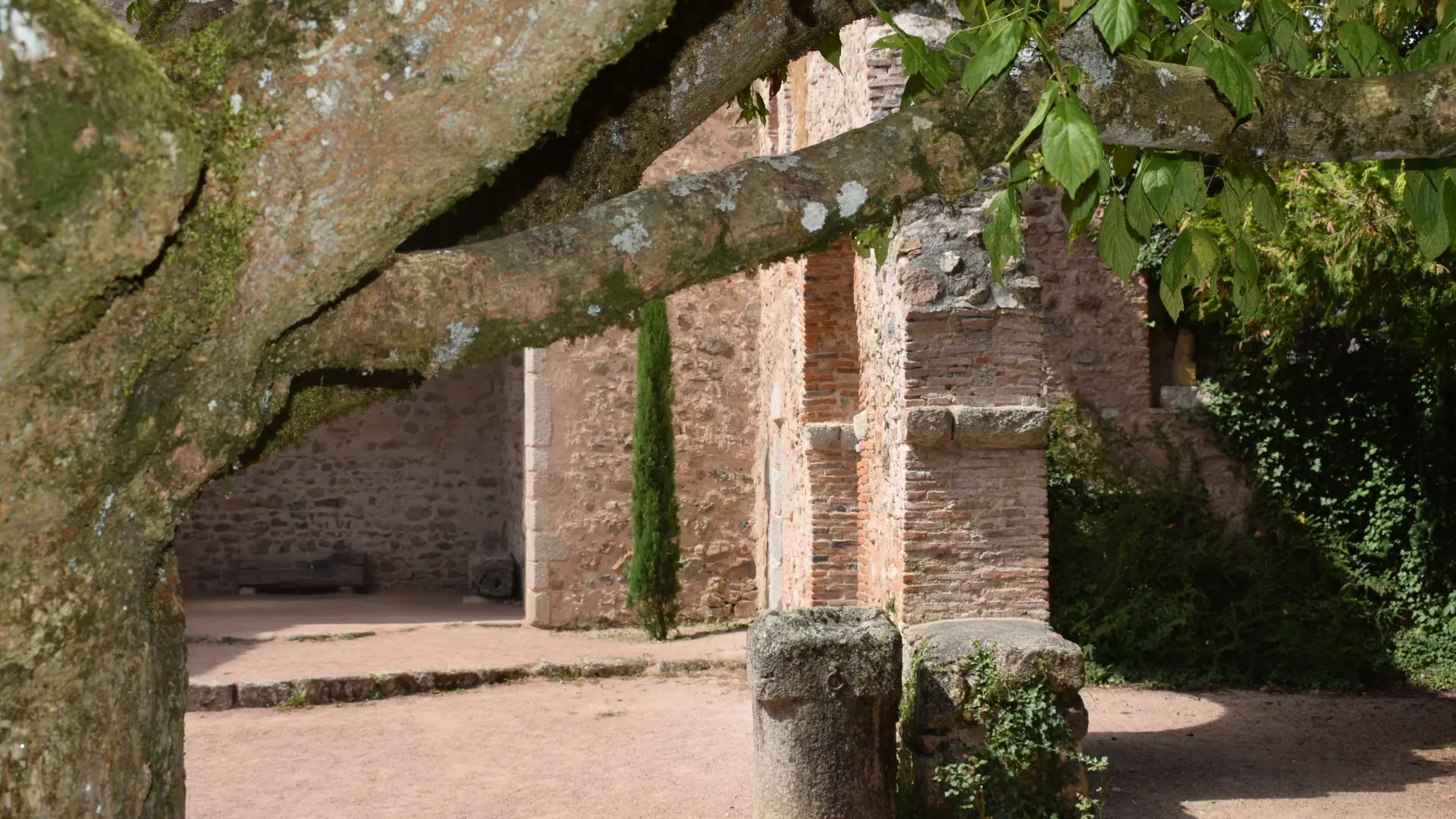 Vieille église Le Crozet