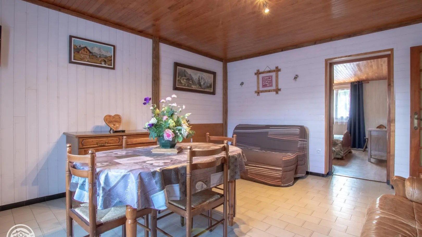 BZ 140 dans le salon.