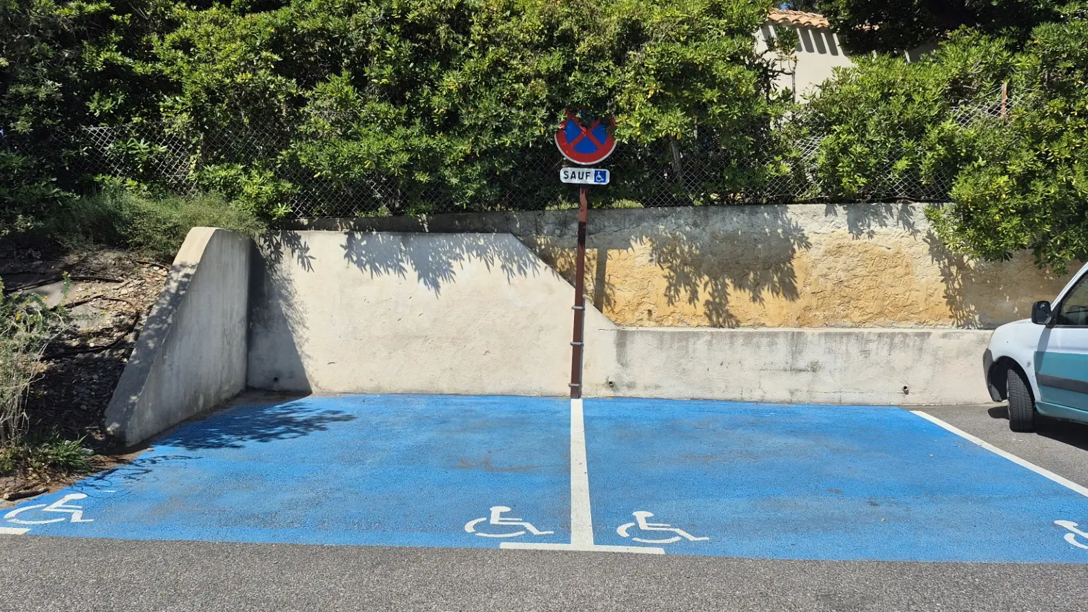 Places PMR - Parking Rayol ouest