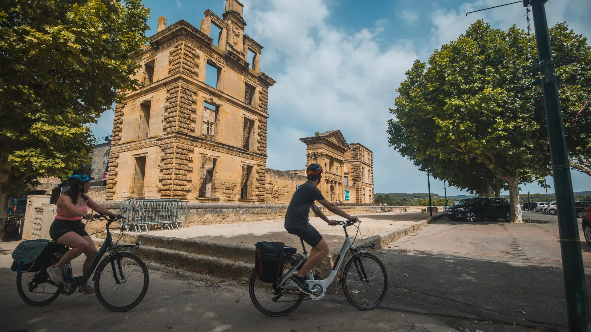 Pays d'Aigues à vélo - La Tour d'Aigues