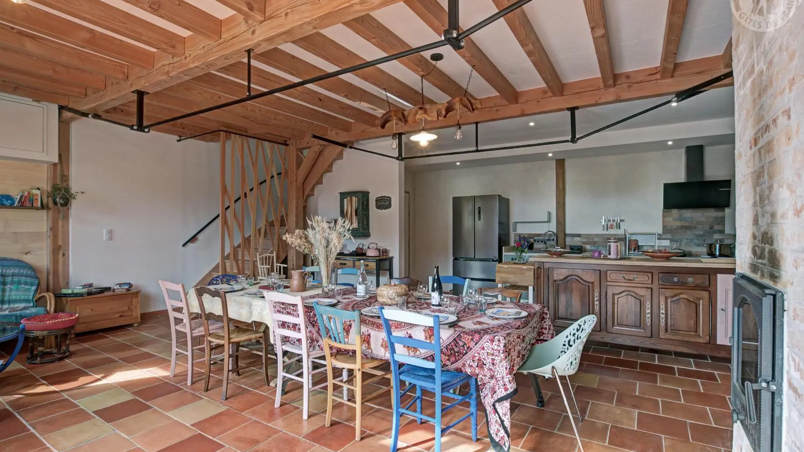 Pièce de vie, espace repas et cuisine, rez de jardin