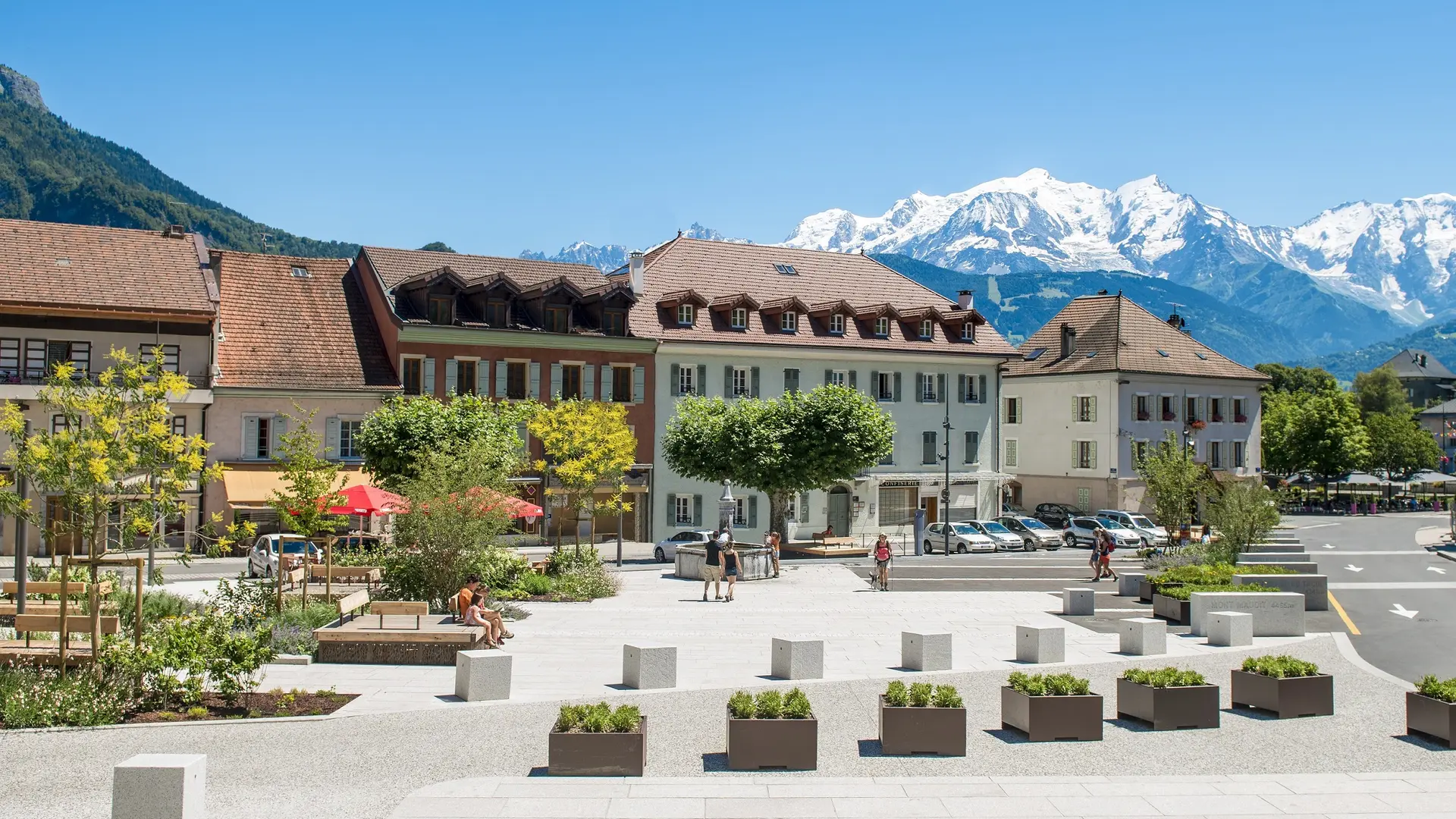 Vue Mont-Blanc de la place Saint-Jacques