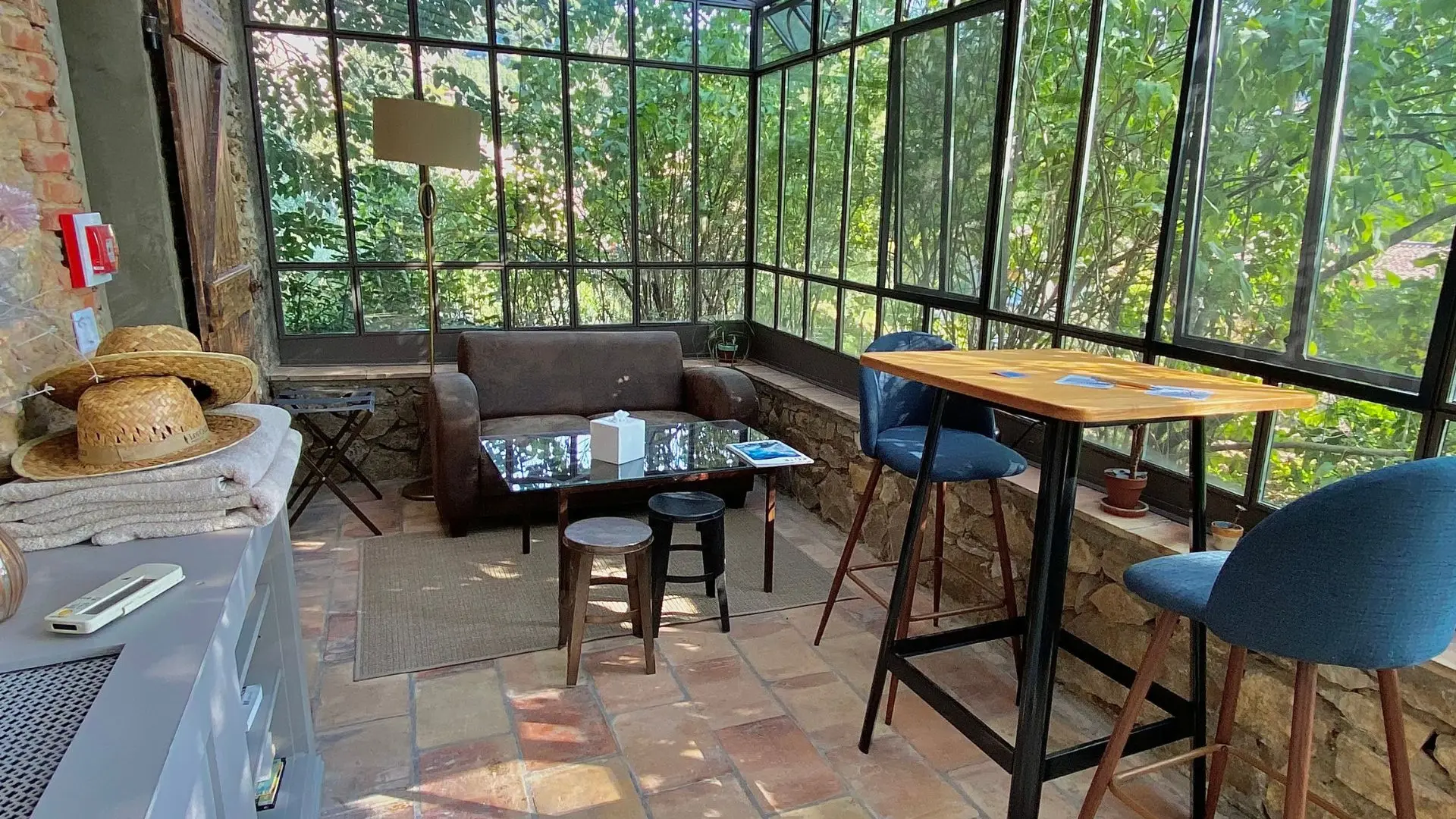 Amour troglodyte en Provence_Cotignac