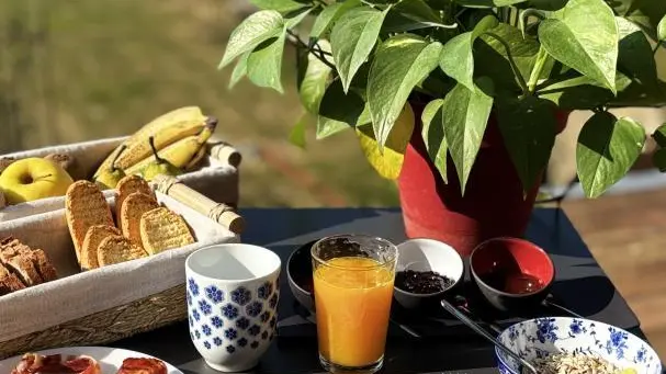Petit déjeuner en terrasse