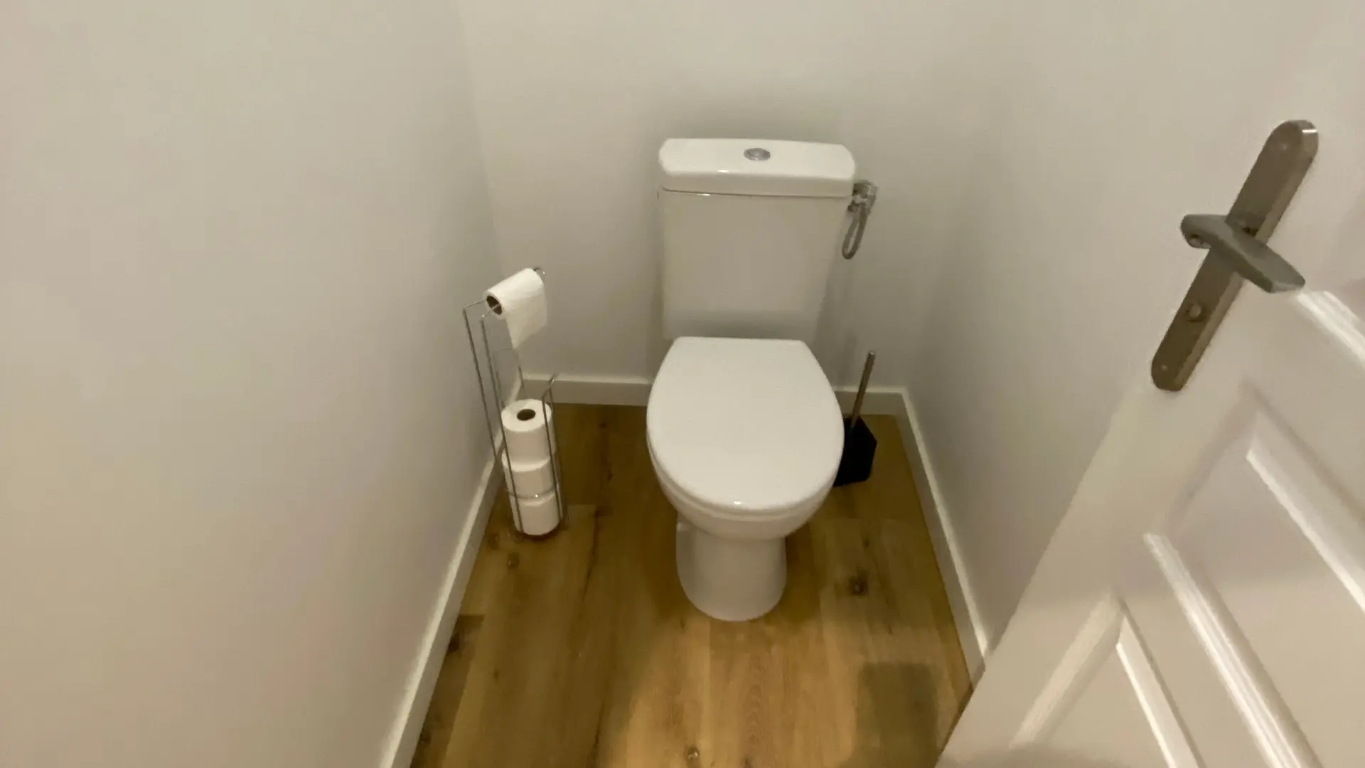 Toilettes indépendants de la suite parentale bambou