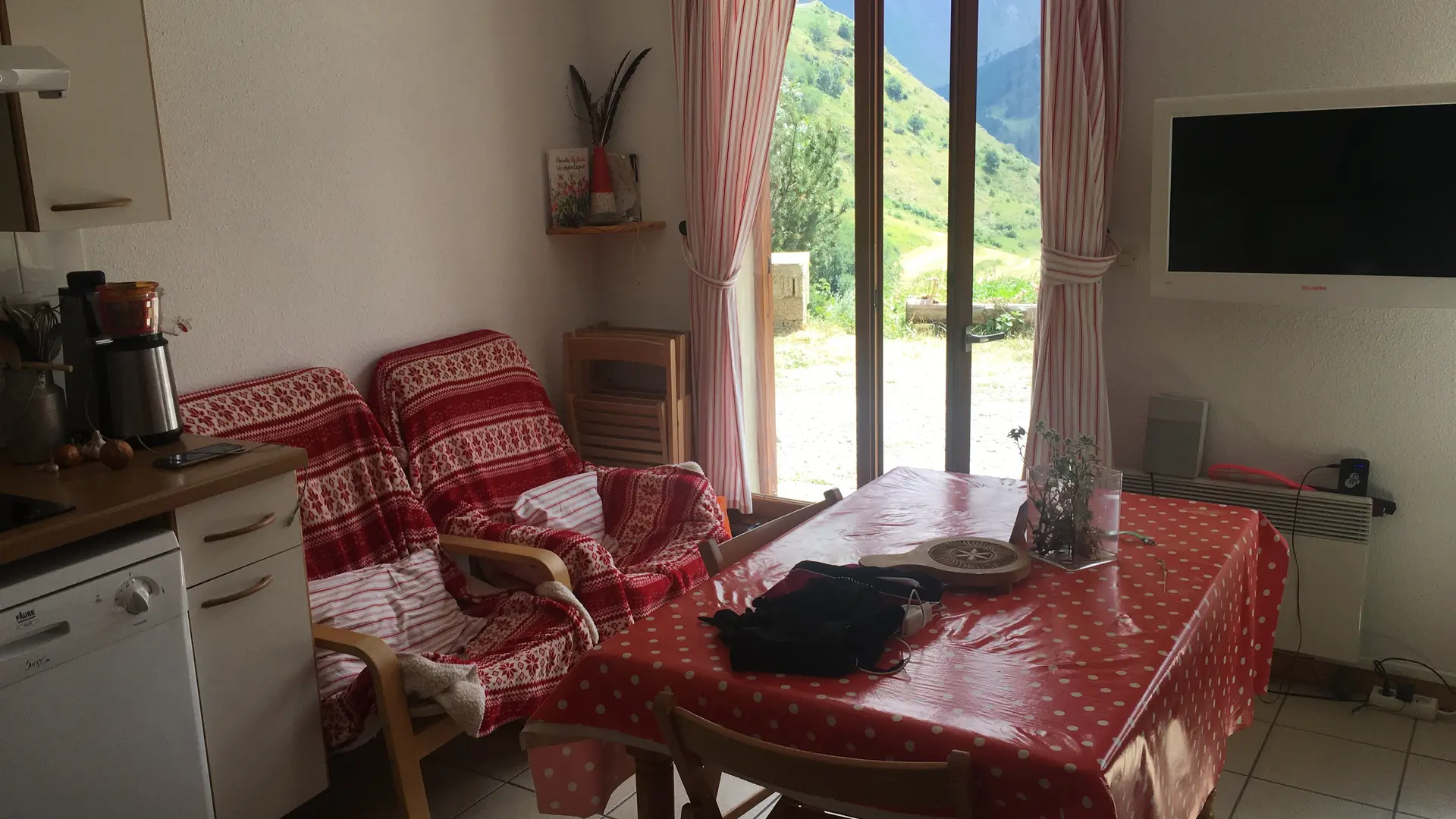 La salle à manger et salon