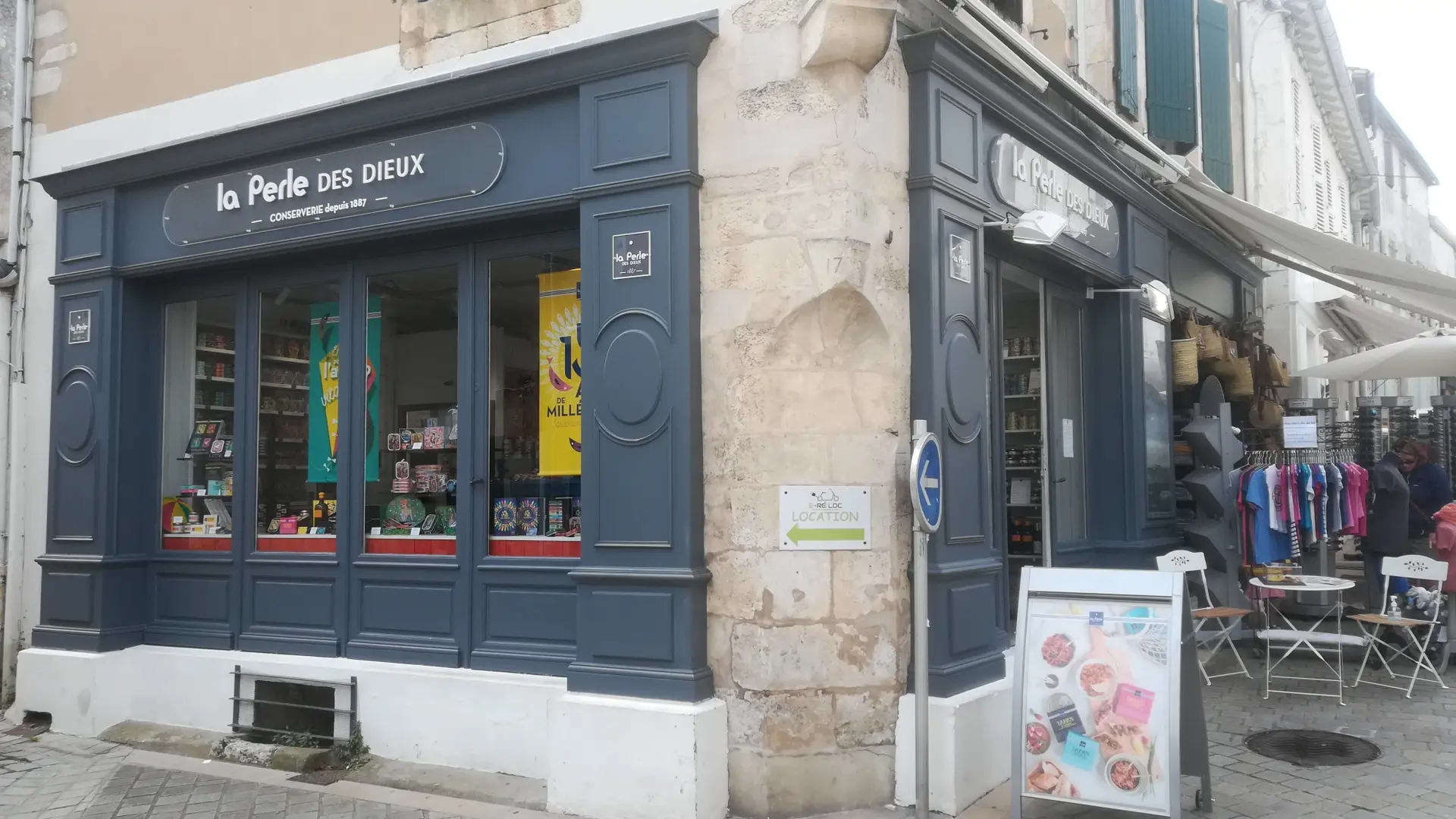 Fachada De St Martin De Ré, Vista Angular - La Perle Des Dieux