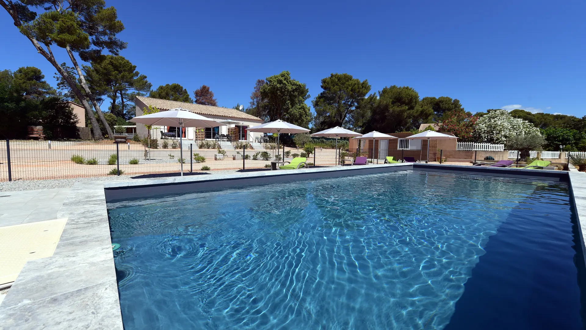 Location de vacances avec piscine à La Londe les Maures