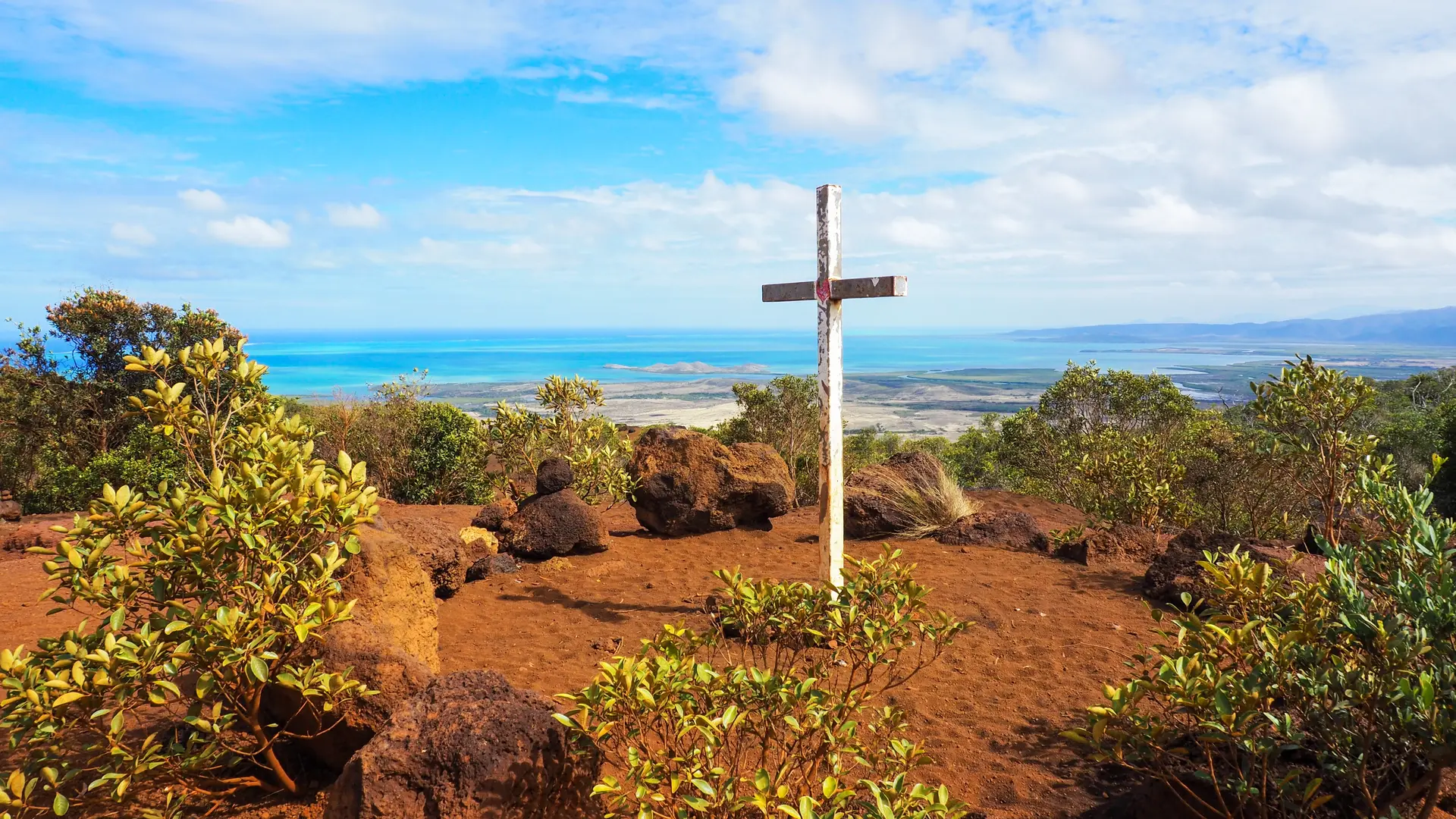 randonnée pédestre, sentier libre accès, pouembout, plateau de Tia