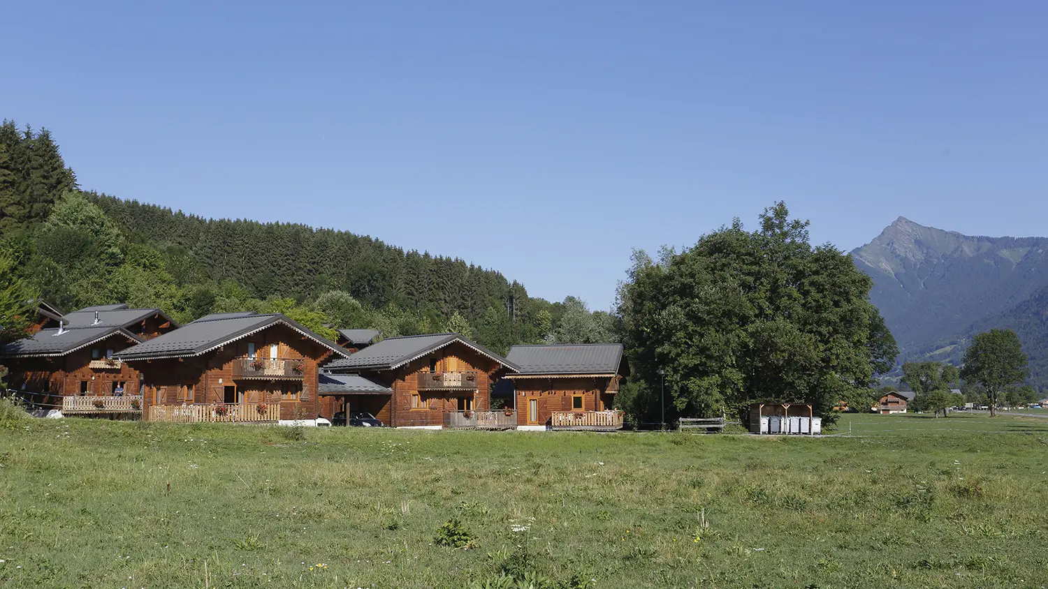 les chalets en été