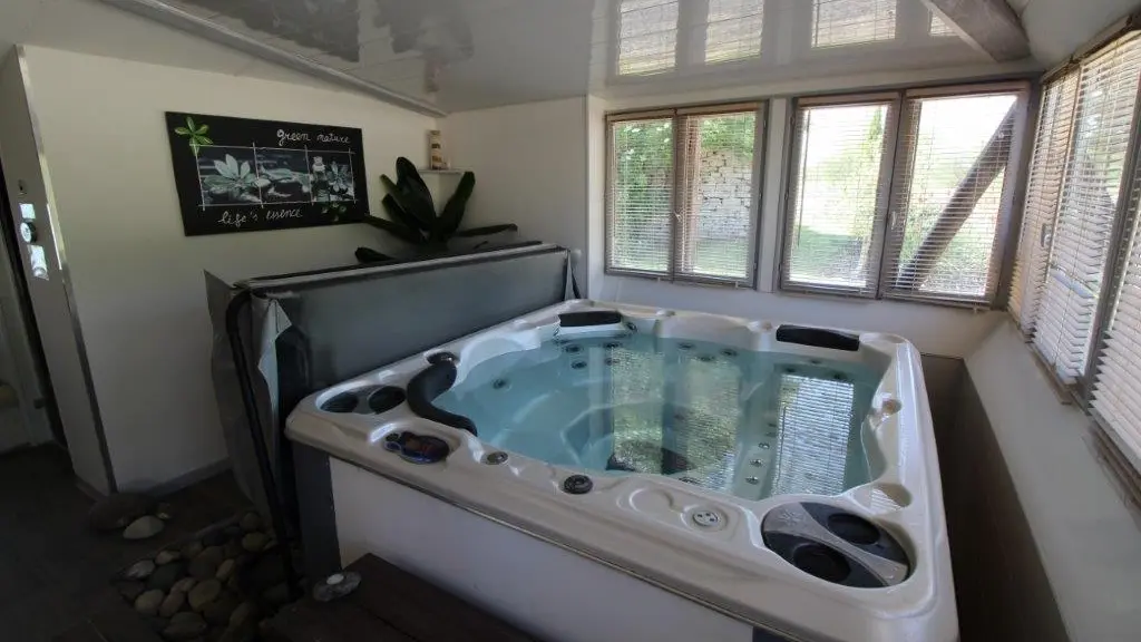 Maison de hobbit au mas de saillac