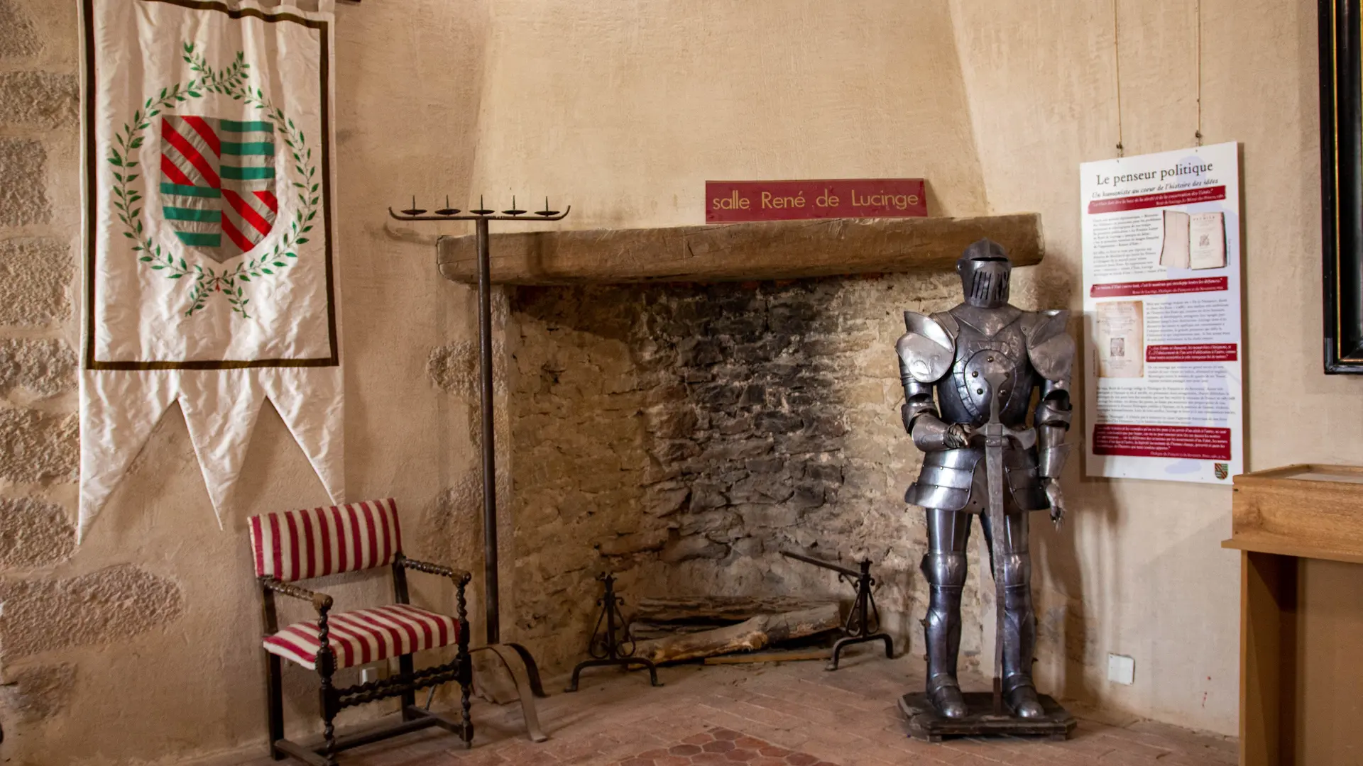 Pièce décoration médiévale château des Allymes Ambérieu-en-Bugey