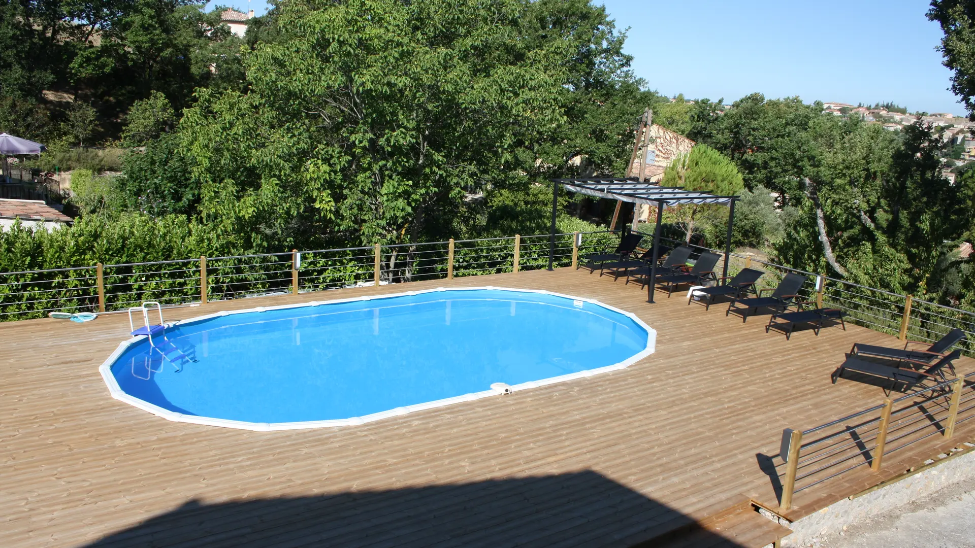 Piscine, vue du balcon