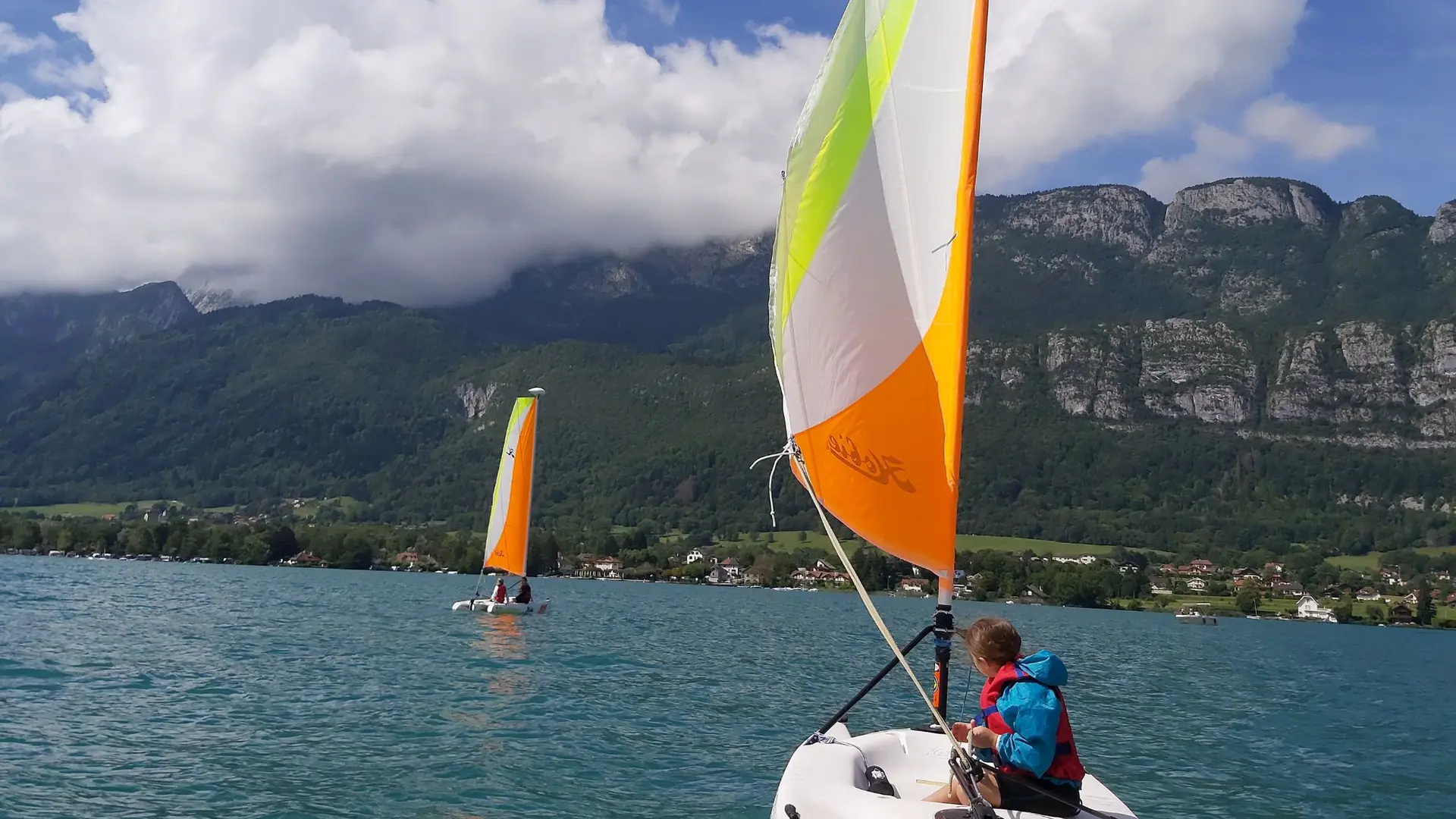 catamaran enfant stage lac d'Annecy