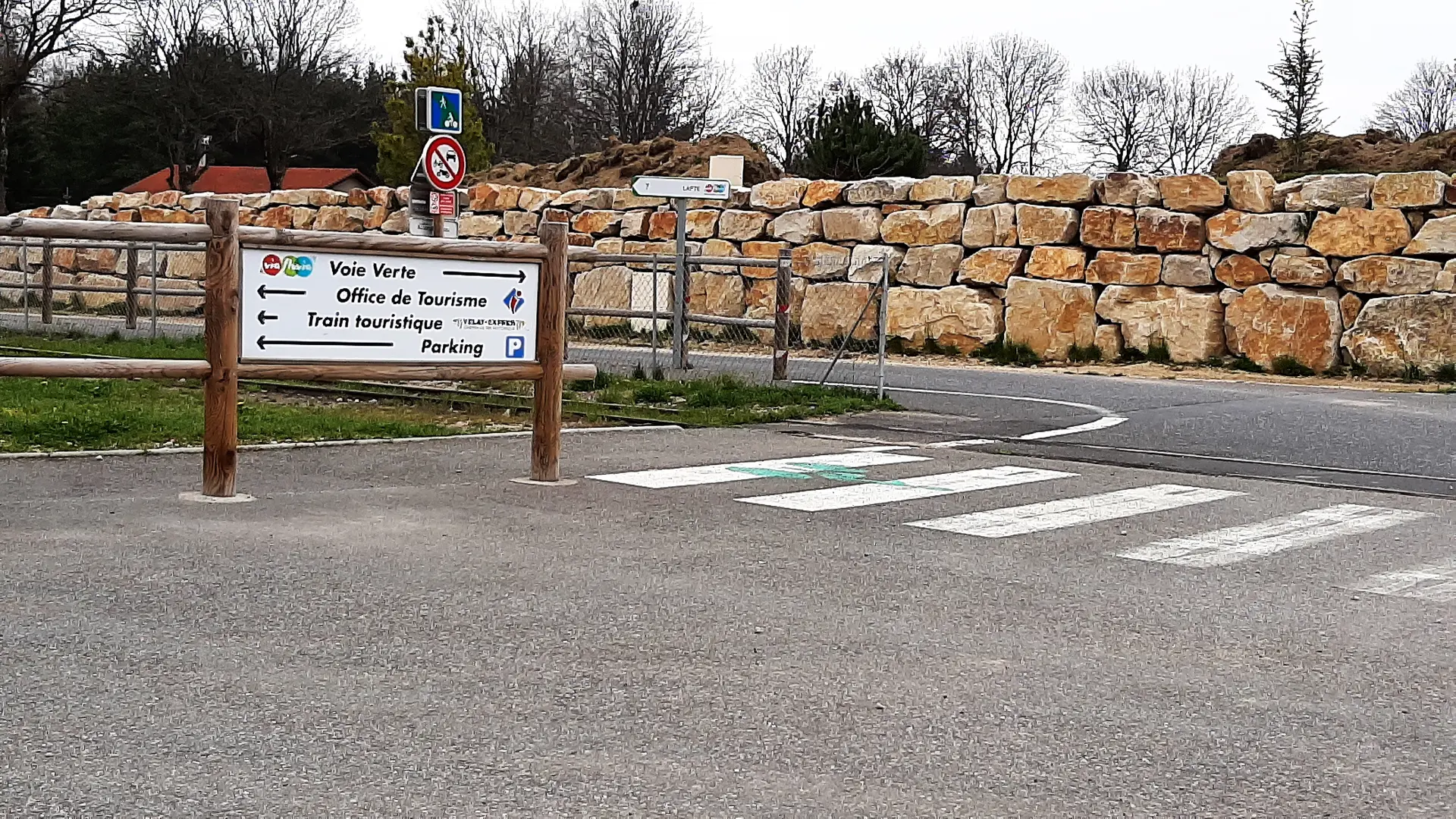 Départ Velay Express  200m de la maison longue