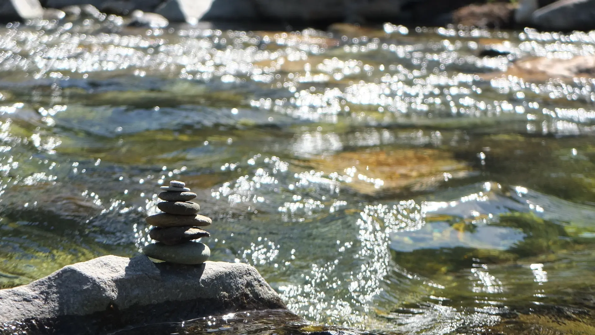 Cairn au bord de la Clarée