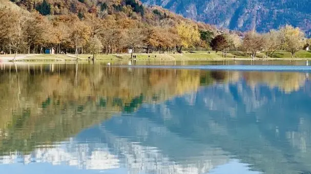 Le lac de Passy à l'automne
À 3,5km du gîte