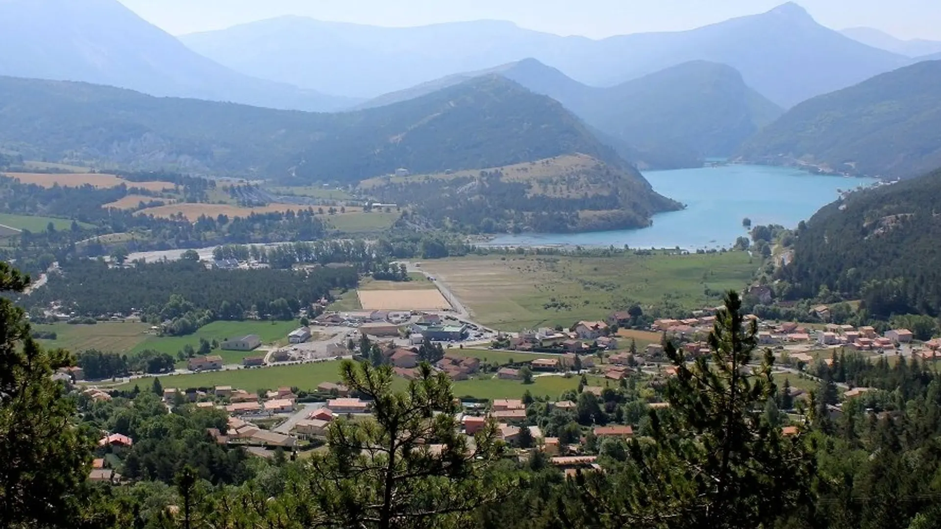 Saint André et le lac de Castillon