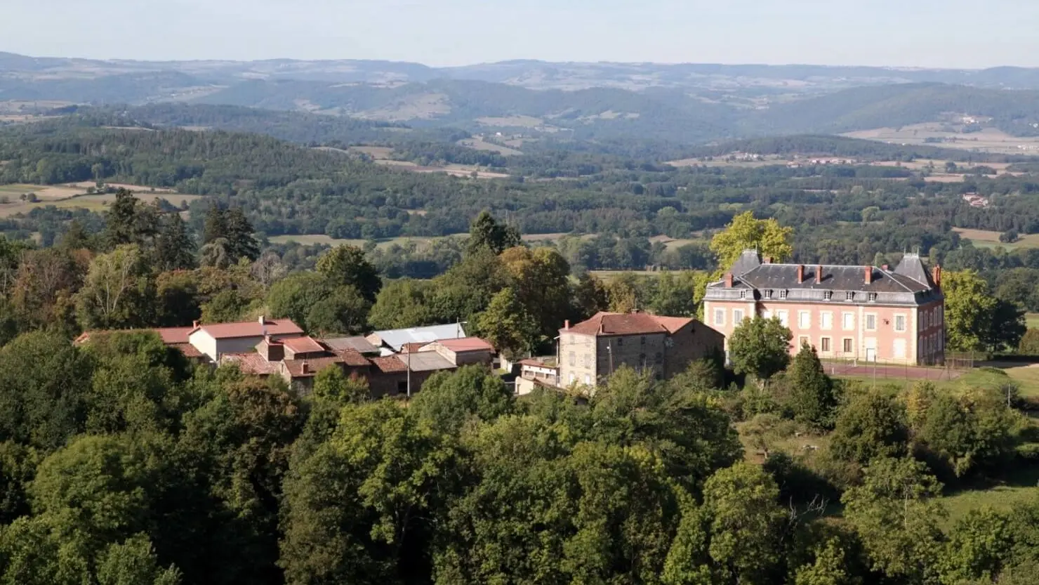 Vue sur le château de Cumignat-Javaugues