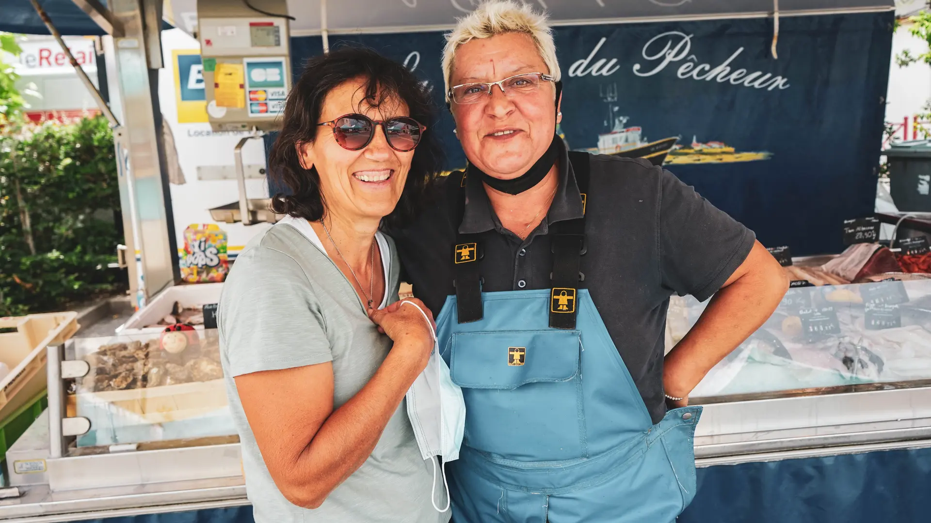 Isabelle de La poissonnerie vous donne de très bons conseils sur les poissons bien sûr mais surtout les modes de cuisson appropriés. Quelle pêche Isabelle!