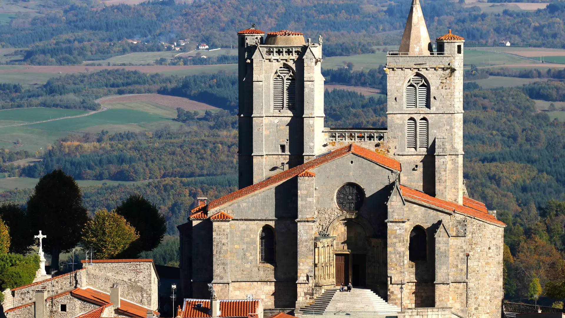 Village de caractère - St Bonnet le Château