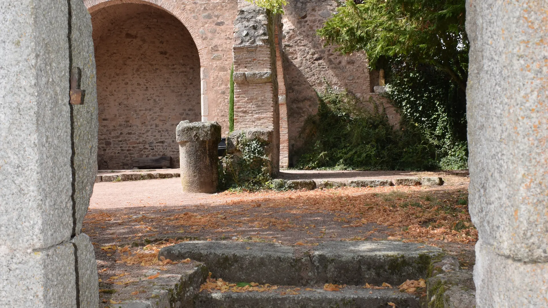 Vieille église Le Crozet