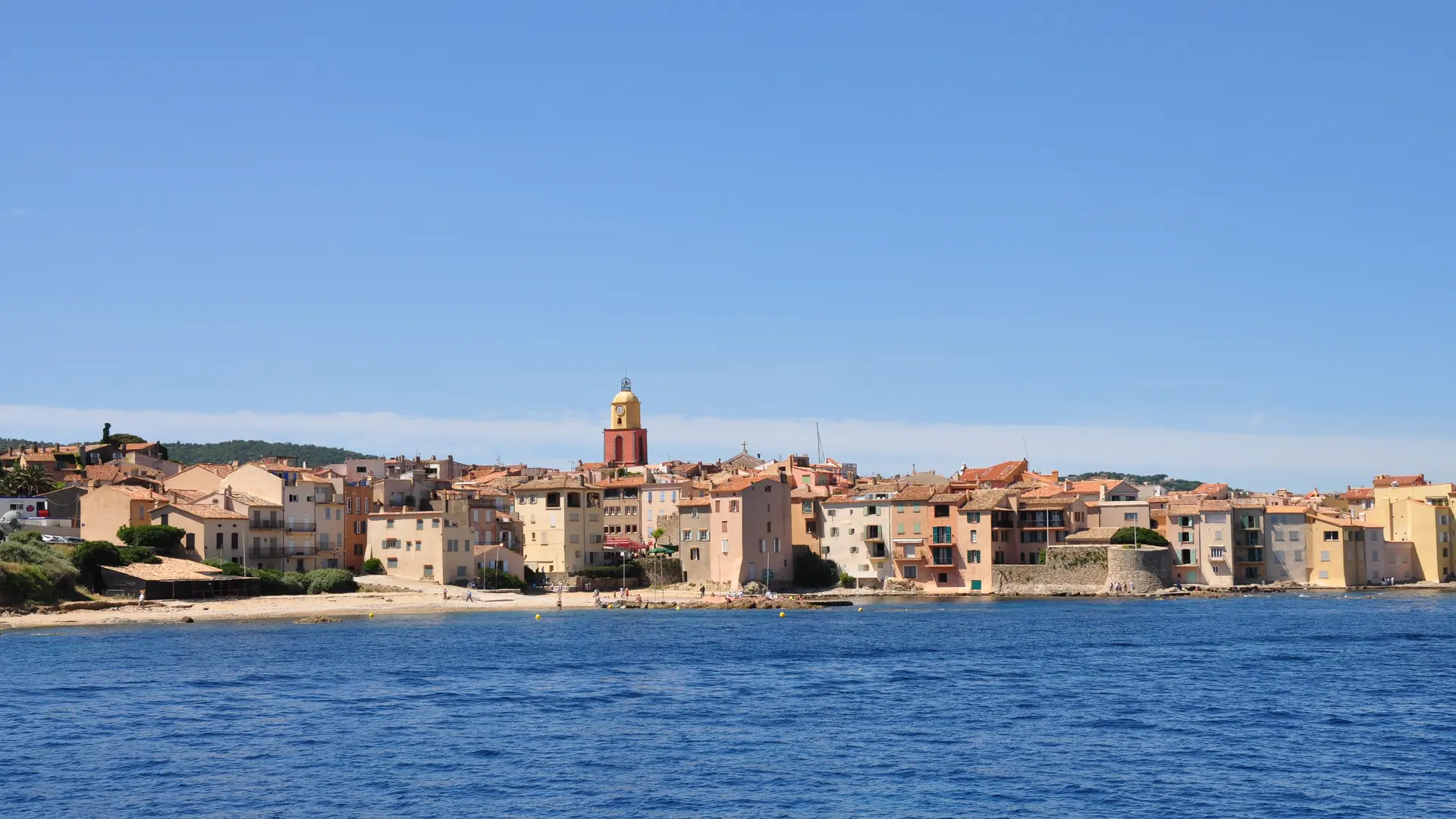 Vue de Saint-Tropez depuis la mer