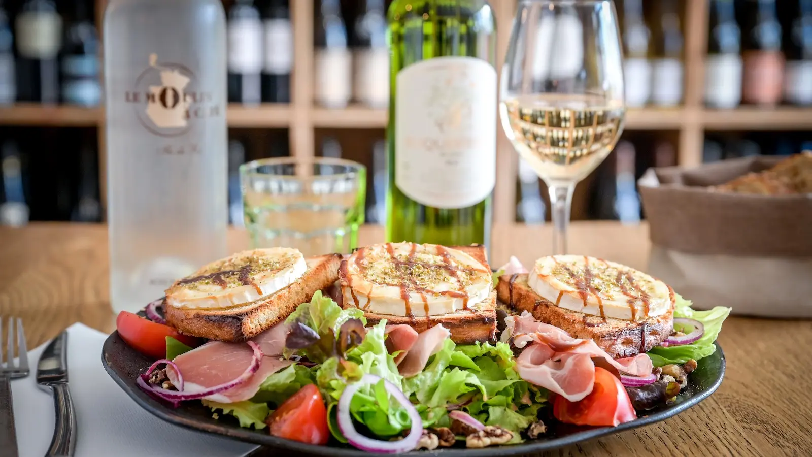 Warm goat cheese salad