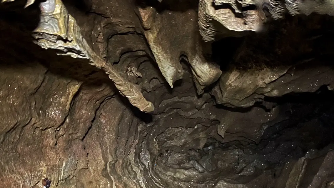 Quand sport et nature se rencontrent au plus profond de la montagne. Ecrins Spéléo Canyon