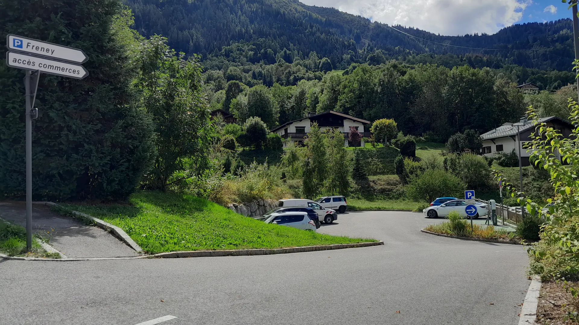 Entrée du parking du Freney