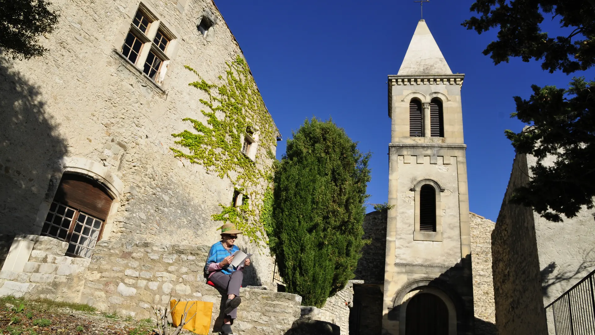 Rue principale - Le Pègue