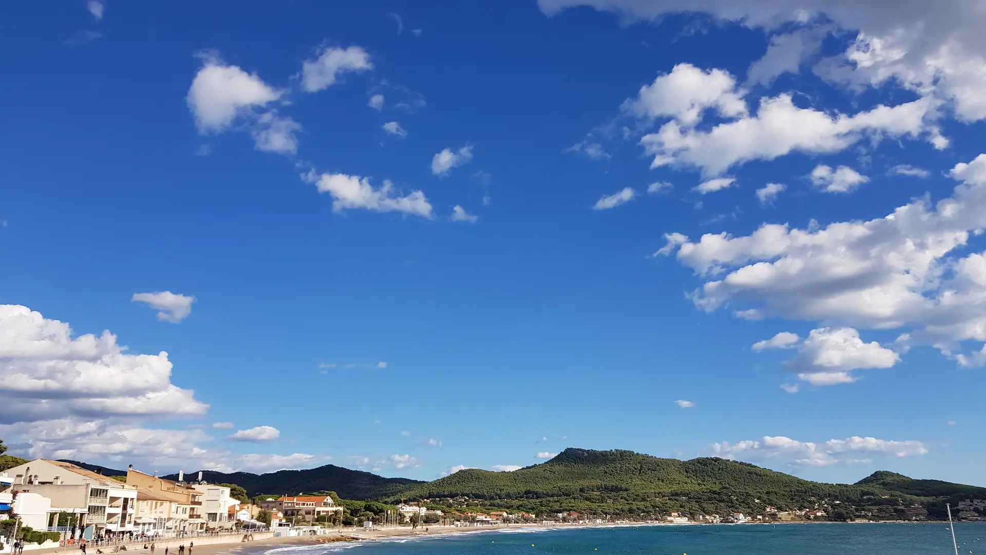 Vue plage depuis le balcon