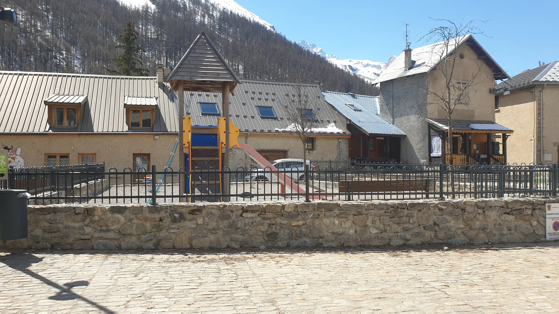 Aire de jeux à Villar d'arène