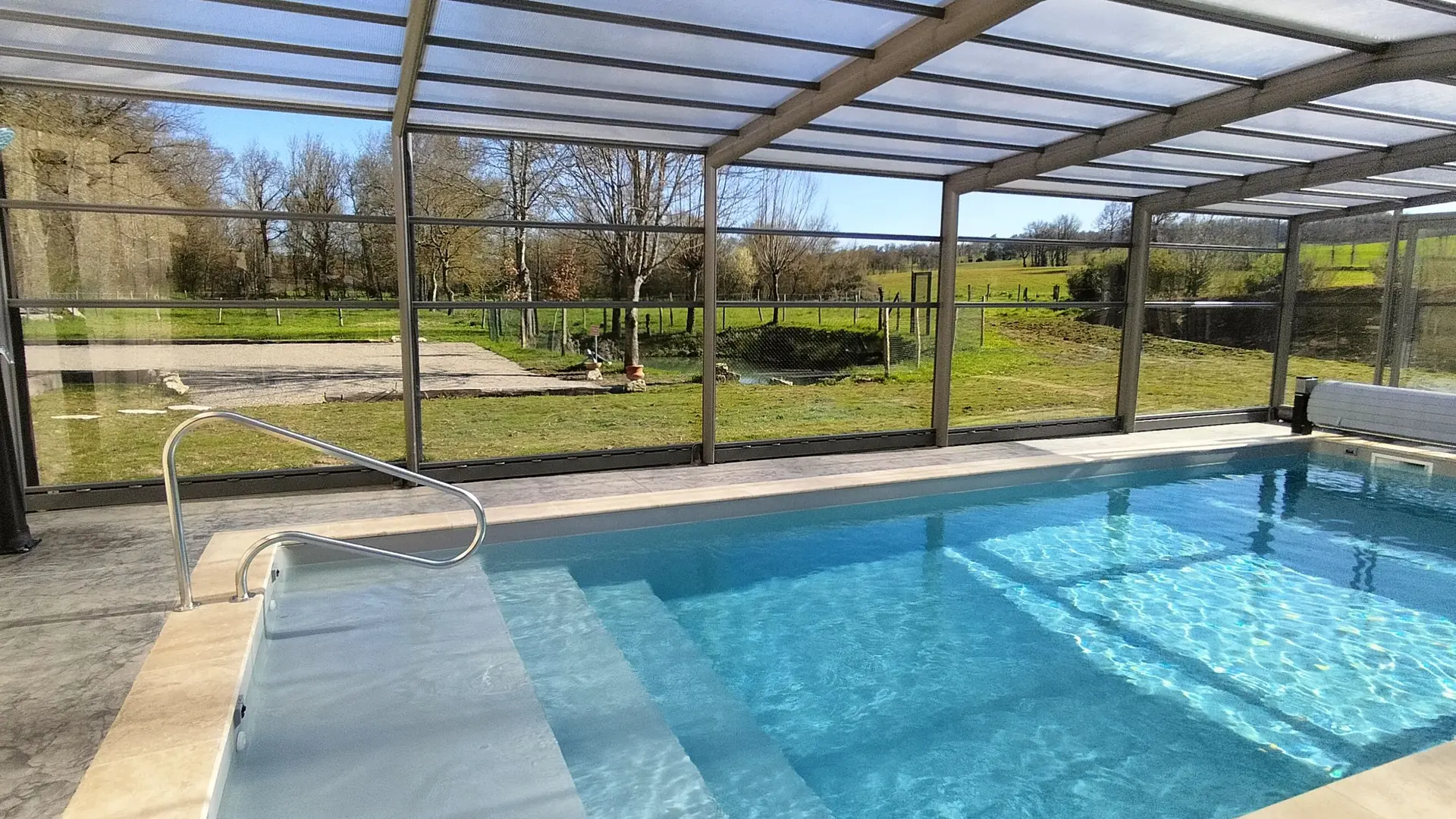 Piscine couverte et chauffée