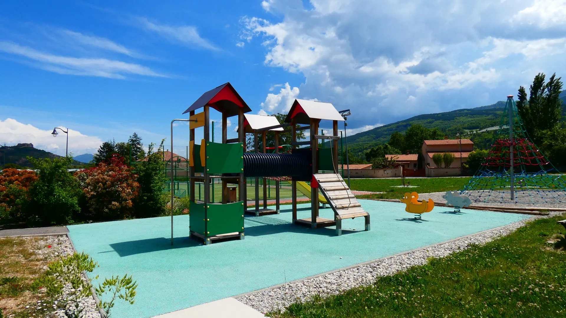 Jeux pour enfants à Châteauneuf-de-Chabre