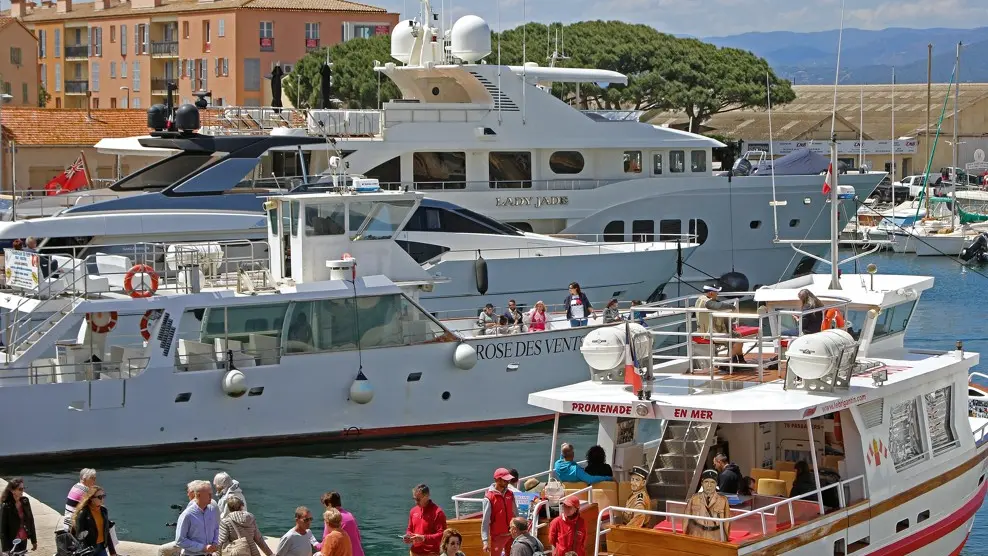 C'est la Braderie de Saint-Tropez, vite !