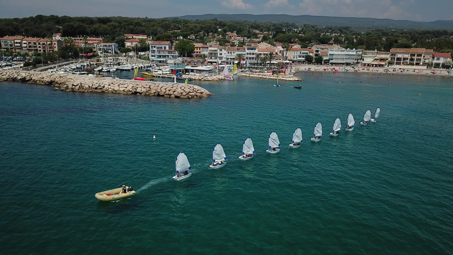 Stages Les Moussaillons : Découverte du milieu marin, voile et multi-activités